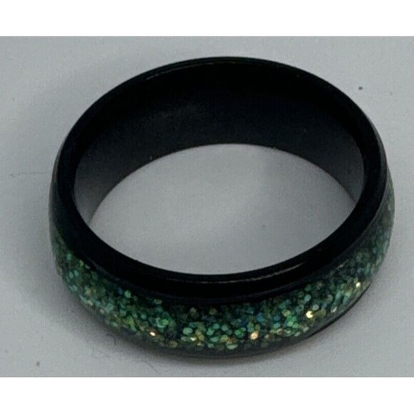 Modern Minimalist Green Glitter Inlay Black Stainless Steel Ring In 8 Size - Picture 4 of 7
